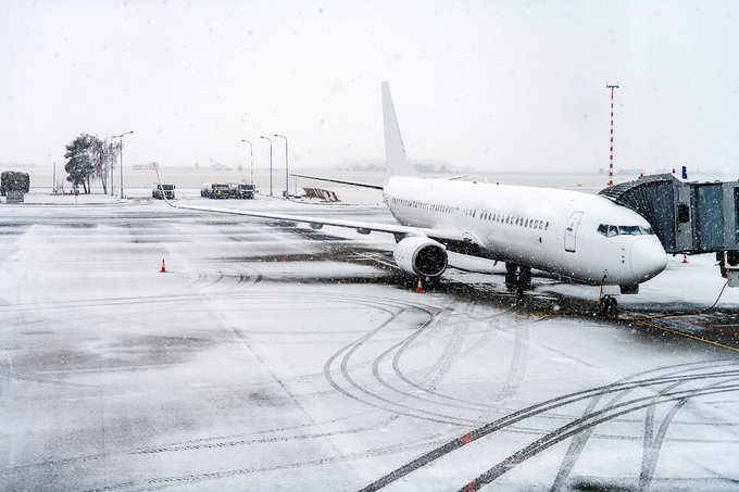 Flight operations hit by snowfall, low visibility at Srinagar airport