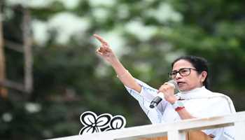 Mamata Slams BJP at Shaheed Diwas Rally, Vows Fight to Protect Bengali Identity
