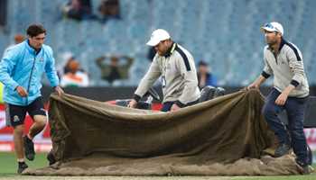 T20 WORLD CUP 2022: RAIN PLAYS SPOILSPORT FOR ENGLAND; IRELAND WIN BY 5 RUNS AS PER DLS