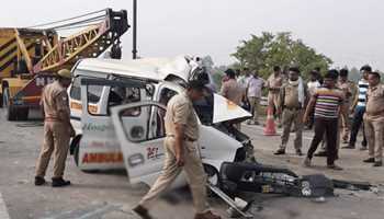 7 dead in ambulance-truck collision in UP’s Bareilly district