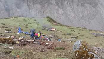 CHOPPER CRASHES IN KEDARNATH, 6 PEOPLE DEAD