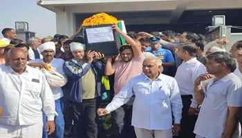 Tearful Farewell in Rewari for IAF Pilot Siddharth Yadav, Family And finance Stands Tall in Grief

