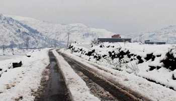 SUB-ZERO TEMP EASES SLIGHTLY AS KASHMIR BRACES FOR SNOWFALL 