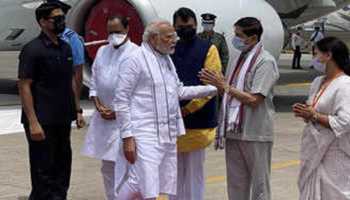 Narendra Modi lands in Pune, will inaugurate ‘Shila temple’ at Dehu