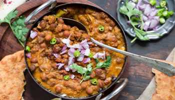 THE FAMOUS CHANA GHUGNI: REFLECTING THE SIMPLICITY OF BIHARI CUISINE