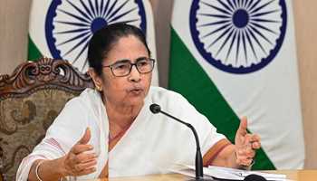 Leadership Crisis Rocks INDIA Bloc; Mamata Banerjee Gains Allies’ Support Amid Turmoil  

