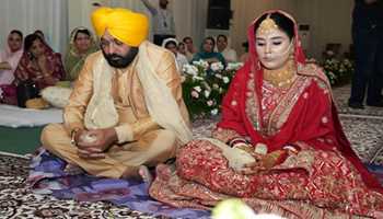 Punjab CM Bhagwant Mann marries 32-year old doctor, Arvind Kejriwal attends ceremony