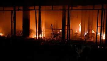 BLAZING FIRE AT CHANDNI CHOWK MARKET IN THE CAPITALT; 40 FIRE TENDERS RUSHED TO SITE