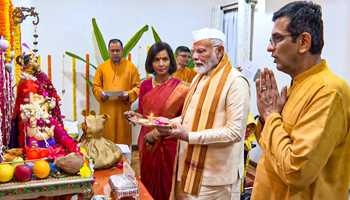 PM's Ganesh Puja Visit at Chief Justice’s Home Sparks Fierce Opposition vs BJP Clash