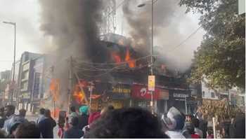 Flames Engulf Rajouri Garden Restaurant  
