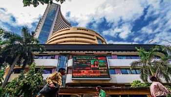 Stock Market crashes, Sensex dips by 1,000 points, Nifty descends below 15,900 level