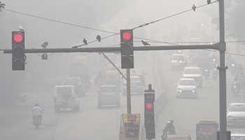 Toxic Air Strangles Delhi  

