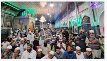 Nightlong prayers to mark annual Urs at Hazrat Makhdoom Sahib (RA)

Rehan Qayoom Mir