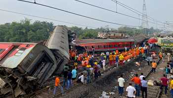 DEATH TOLL IN ORISSA TRIPLE TRAIN ACCIDENT RISES  TO 280, ARMY FORCES JOIN FOR RESCUE OPERATION OF THE TRAPPED PEOPLE