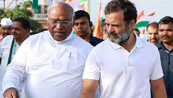 KHARGE MEETS RAHUL GANDHI  TO DISCUSS ABOUT FORMATION OF NEWLY ELECTED GOVT IN KARNATAKA