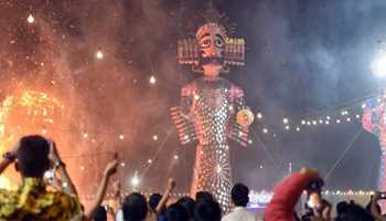 Dussehra 2022: Streets in India are filled with revellers