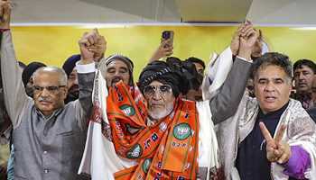 BJP Hails Mushtaq Bukhari as the Gandhi of J&K