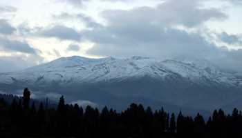 Snowflakes and Raindrops: Kashmir Awaits Nature’s Symphony

