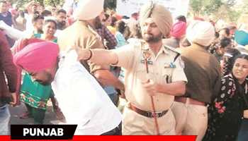 PUNJAB: POLICE LATHI-CHARGE PROTESTING TEACHERS IN SANGRUR  