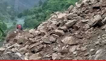 PILGRIMS STRANDED AS BADRINATH NATIONAL HIGHWAY CLOSED DUE TO ROCKFALL

