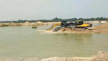 Congress Slams Chhattisgarh Government in Assembly Over Illegal Sand Mining, Alleges Mafia Nexus and Administrative Silence