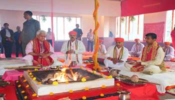 Lt Governor Pays Obeisance at Shri Mata Vaishno Devi Shrine, Inaugurates new Yagyashala at Bhawan