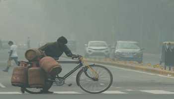 DELHI: AIR QUALITY CONTINUES TO BE "SEVERE" FOR THREE DAYS STRAIGHT 