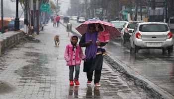 Rains lash J&K parts; Gulmarg receives highest precipitation of 21.8mm till evening

