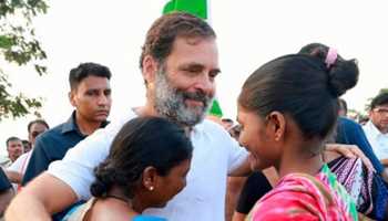 RAHUL GANDHI RESUMES BHARAT JODO YATRA FROM KARNATAKA's RAICHUR